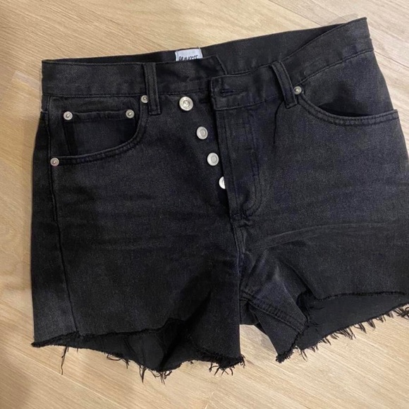 Princess polly criss cross shorts - Picture 2 of 4